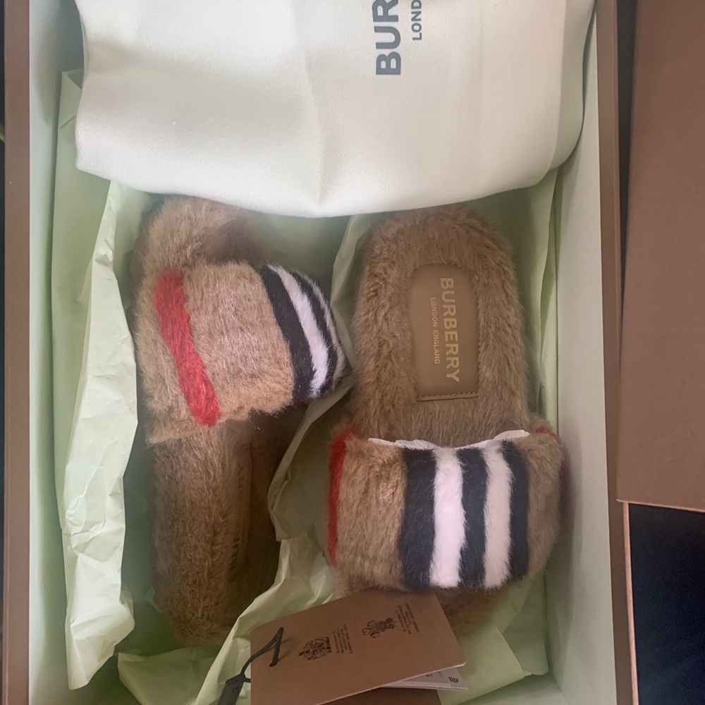 Burberry Kids Slippers - Tan, Red, Black, White